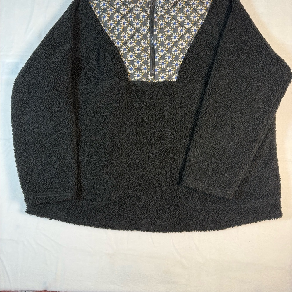 Vera Bradley Black and Flowered Top 3/4 Zip-up Fleece Pullover Size XL - Picture 6 of 6